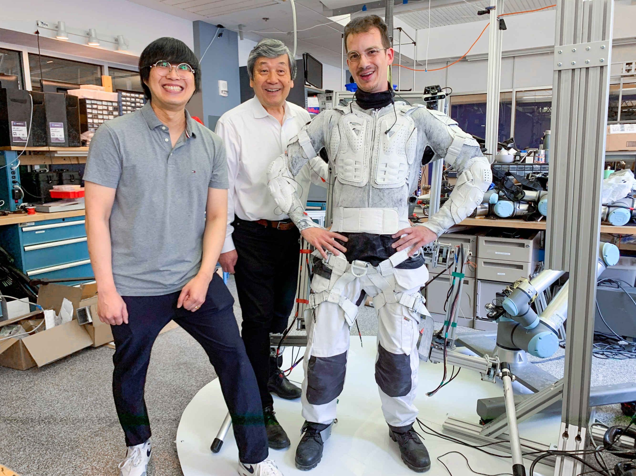 Erik Ballesteros, SM ’23 (right). Harry Asada (center) and  Sang-Yoep
Lee (left)